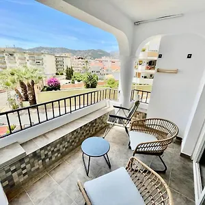 Apartamento Con Vista Al Mar A 3 Minutos De La Playa! Spacious 3 Min To The, La Herradura (Granada)